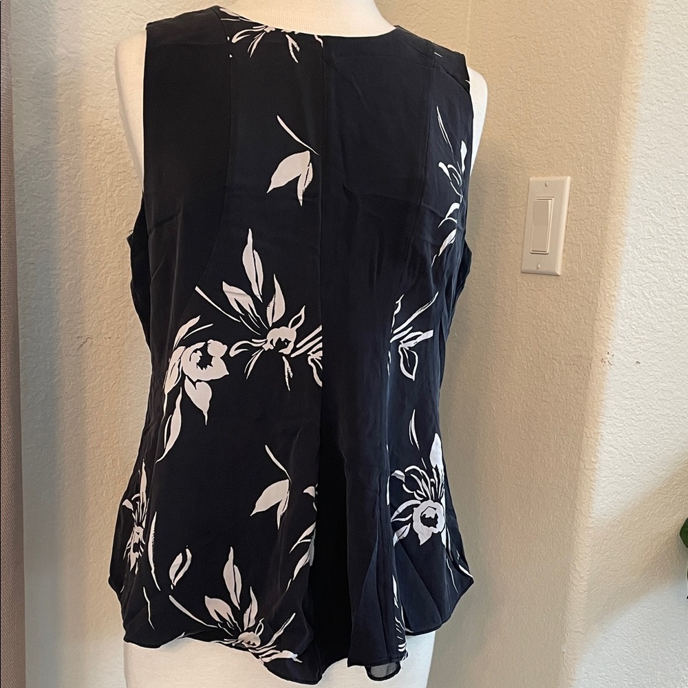 Silk Floral Sleeveless Black and White Women's Top